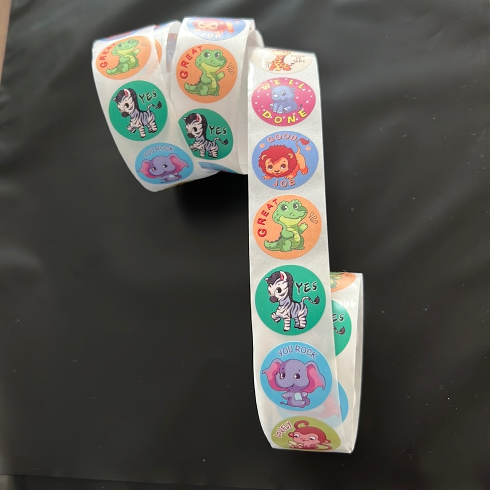 500 pcs Animal Stickers 1 inch (1 roll)
